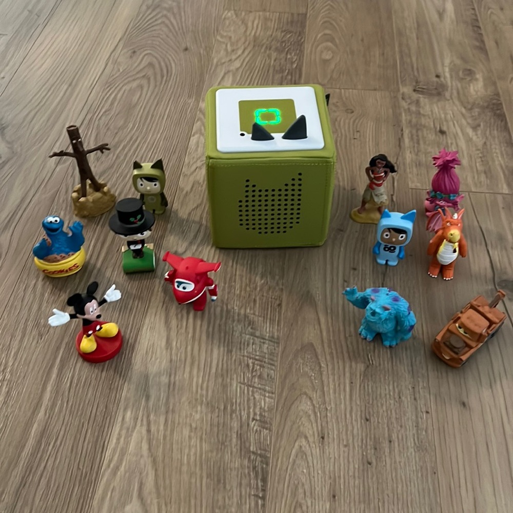Toniebox With 12 Character Tonies